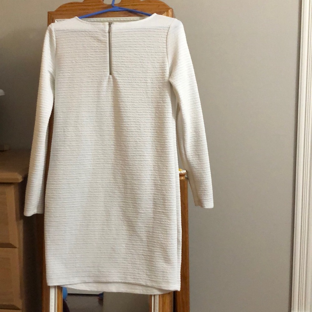 Robe - Picture 2 of 2